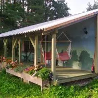 Namiņš Sidrabi pie upes,位于科克尼斯的酒店
