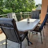 Cosy, sea view apartment Porat，位于波拉特的酒店