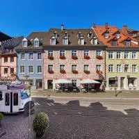 Zum Roten Bären,位于弗莱堡的酒店