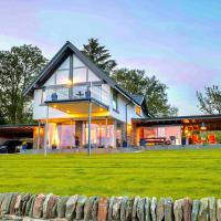 Knockderry Lodge -Private Luxury pet-friendly accommodation in Scotland with hot tub，位于科弗的酒店