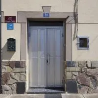 CASA PURI - ACOGEDORA CASA CON PARKING y PATIO INTERIOR,位于Robles de la Valcueva的酒店