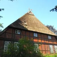 Ferien in einem historischen Bauernhaus mit Garten,位于Möhnsen的酒店