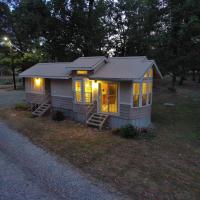 Berry Patch Cottage，位于朗维尤东德克萨斯区域机场 - GGG附近的酒店