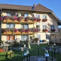 Edelsteinhotel Guniwirt，位于Krakaudorf的酒店