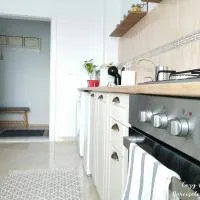 Cozy Apartment Narciselor Suceava，位于Ipoteşti的酒店