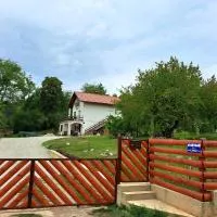 Apartman Lynx on lake Sabljaci,位于奥古林的酒店