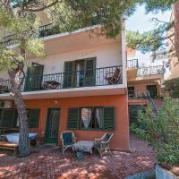 Apartments by the sea Brela, Makarska - 16950，位于布雷拉的酒店