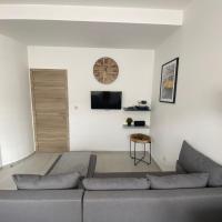 010-Superbe appartement rez-de-chaussée bien décoré，位于沙勒罗瓦Charleroi City Centre的酒店