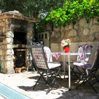 Apartments by the sea Makarska - 15200，位于马卡尔斯卡的酒店