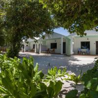 Clouds Beach Retreat Laamu Gan，位于甘岛Thimarafushi Airport - TMF附近的酒店