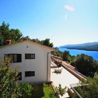 Apartments with parking space Rabac, Labin - 3011，位于拉巴克的酒店