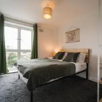 Lovely 2 bedroom flat next to Victoria Park
