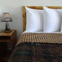 Eagle's Nest Motel，位于Priest River的酒店