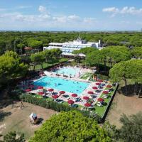 Il Tridente Camping Village，位于比比翁Bibione Pineda的酒店