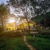 สวนลุงวรRanongGlamping，位于Ban Bang Hin的酒店
