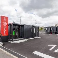 HOTEL R9 The Yard Buzen，位于Buzen的酒店