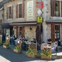 Logis Hôtel-restaurant Les Coudercous，位于圣谢利多布拉克的酒店