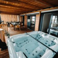 SEA HOUSE pool & jacuzzi - PRIVILEGE POINT camping & villas，位于塞尔瑟的酒店
