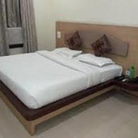 Hotel Sukhakarta, Nagpur，位于那格浦尔巴巴萨海布·阿姆倍伽尔博士国际机场 - NAG附近的酒店