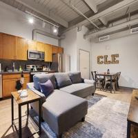 Industrial Loft Apartments in the Beautiful Superior Building Minutes from FirstEnergy Stadium 220，位于克利夫兰伯克湖畔机场 - BKL附近的酒店