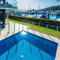 Pavillions 1 - NEW Waterside Luxury with pool，位于汉密尔顿岛大堡礁机场 - HTI附近的酒店