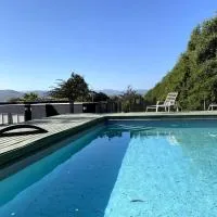 Moderna casa nueva en hermosa y soleada parcela，位于拉塞雷纳的酒店