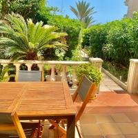 Cannes - Beachfront with private garden - Palm Beach Croisette，位于戛纳的酒店