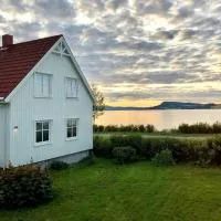 The Fjord House，位于Snofugl的酒店