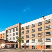 Holiday Inn Express & Suites Jacksonville - Town Center by IHG，位于杰克逊维尔的酒店