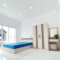 Bangkok Private 4Bedrooms-Parking-Weekly Special Offer，位于曼谷挽卿县的酒店