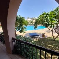 Ground floor apartment by circular pool in Talabay (sweet coffee apartment)