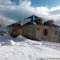 Loghouse at khajjiar lake，位于Khajjiar 的酒店