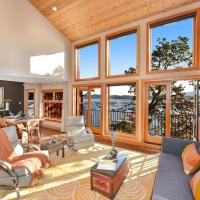 Salishan Tree House Suite，位于科威恰湾Maple Bay Seaplane Base - YAQ附近的酒店