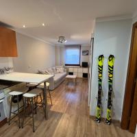 Precioso apartamento en San Isidro , ski , snow，位于圣伊西德罗的酒店