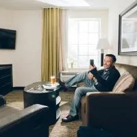 Candlewood Suites - Dumfries - Quantico by IHG，位于邓弗里斯的酒店