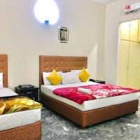 HOTEL ROSE INN，位于拉合尔Johar Town的酒店