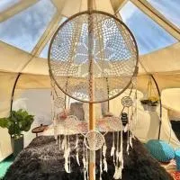 The Aries-a stargazing, luxury glamping tent，位于Rogersville的酒店