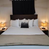 069B Cozy Suite Kitchen & King Bed near South Rim，位于瓦莱大峡谷国家公园机场 - GCN附近的酒店