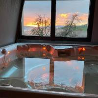 Gîte de charme avec jacuzzi #Calme #Cosy，位于Viuz-en-Sallaz的酒店