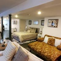 Cozy Studio; Lower Level Unit，位于Laurelton的酒店