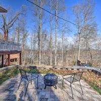 Gray Home with View of Boone Lake and Fire Pit!，位于Gray三城地区机场 - TRI附近的酒店
