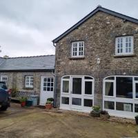 2 Stable Cottage, Llanbethery，位于Llancarfan卡迪夫机场 - CWL附近的酒店