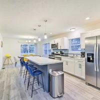 3 Mi to Kalahari Pocono Summit Home with Game Room!，位于Pocono SummitPocono Mountains Municipal - MPO附近的酒店