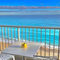SEAVIEWS BY JENNI MENTON, LA SUITE, Superbe Front de mer, top emplacement avec terrasse et parking!，位于芒通的酒店