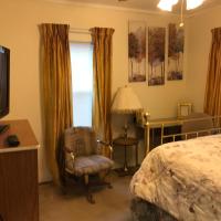 Room - Airport, Eastman Dental, UofR & Medical Ctr at Strong Hospital-Professionals Welcomed，位于罗切斯特大罗彻斯特国际机场 - ROC附近的酒店