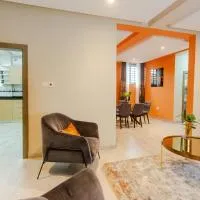 Accra Luxury Homes @ Achimota，位于Lapaz的酒店