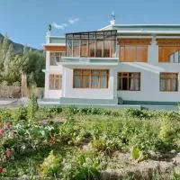 Tsabgyat Homestay，位于列城的酒店