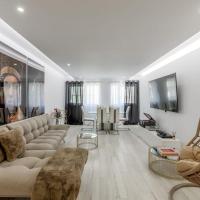 Spacious 3-bedroom condo in Lisbon，位于里斯本Santa Clara的酒店