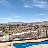 Bullhead City Home with Private Pool, Hot Tub and View，位于布尔海德市Laughlin Bullhead International Airport - IFP附近的酒店