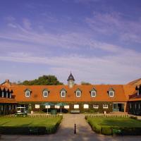 Schloss Lüdersburg Golf & Spa，位于Lüdersburg的酒店